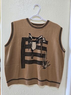 Tan Graphic Crewneck Sweater Vest with Western Motif